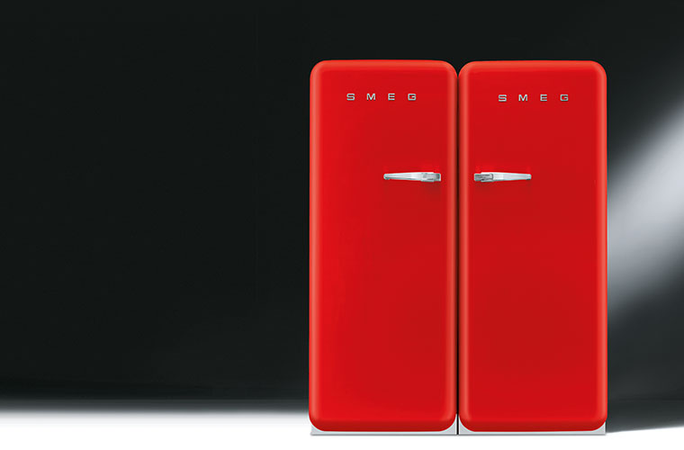 Kühlschränke im klassischem Smeg Design.